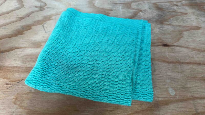 曇り止め施工に使うマイクロファイバークロス（ブルー）